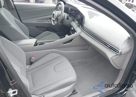 2023 Hyundai Elantra Sel z USA, uszkodzony, nr VIN KMHLS4AG9PU428383